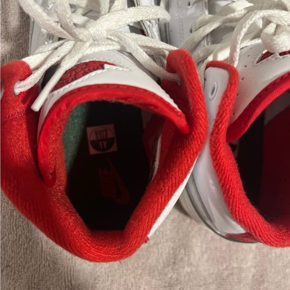 Jordan 2 - Picture 2 of 3